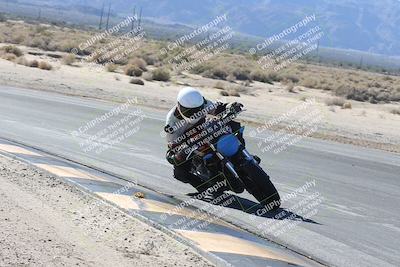 media/Dec-01-2025-Moto Forza (Mon) [[2daa91e15f]]/3-Beginner Group/Session 3 (Turn 16 Inside)/